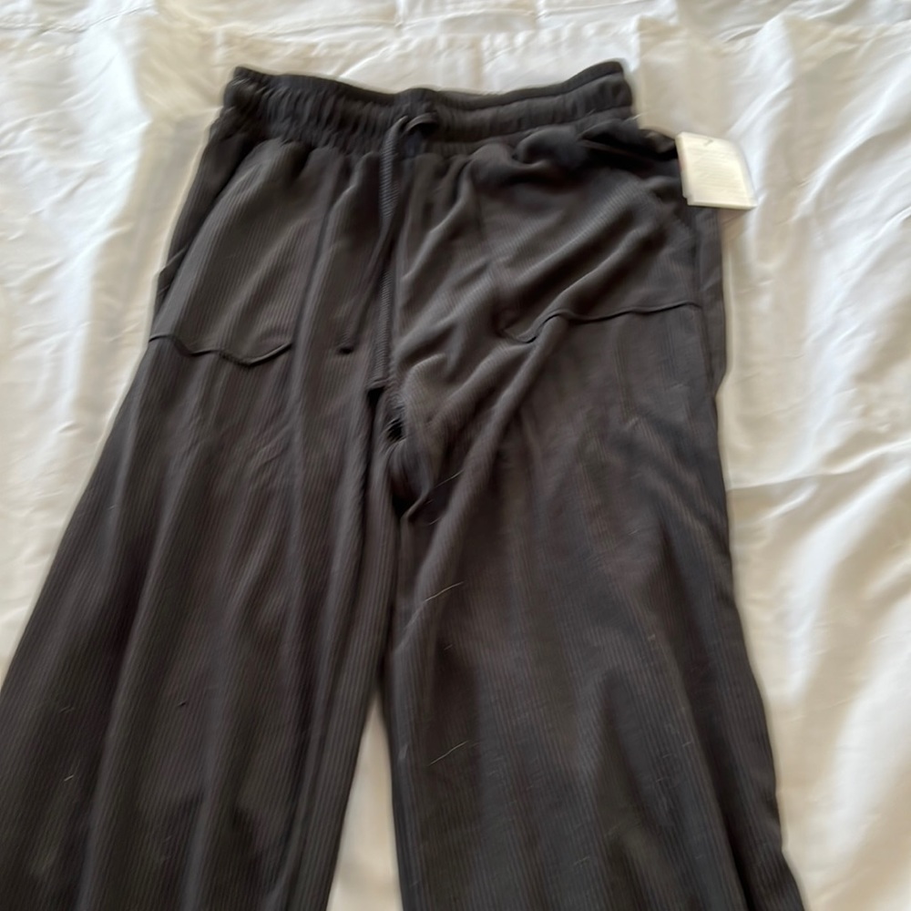 New w/ Tags Fresh produce Dark grey capri